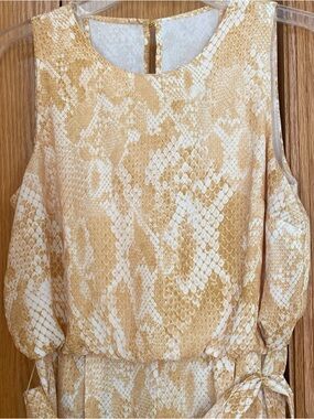 Vince Camuto Romper Jump Suit Size 6 Yellow Snake Print Front Tie Wide Leg Zip